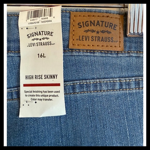 NWT Signature by Levi Strauss Co High Rise Skinny Jeans Womens 16L Distressed - Picture 4 of 8
